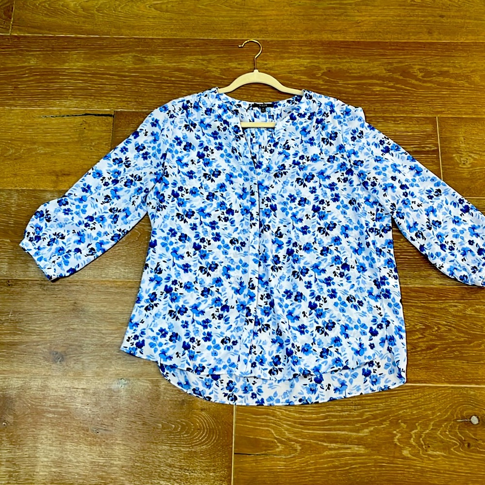 NYDJ blue floral top with a hint of yellow, size M. Excellent condition!